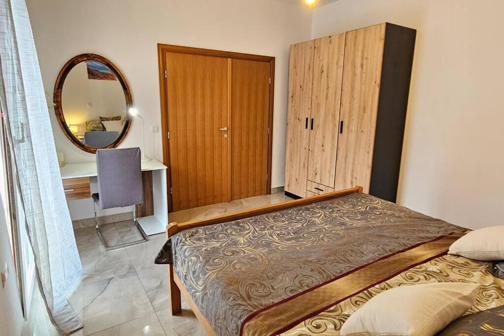 Apartmani Mira 扎达尔 外观 照片