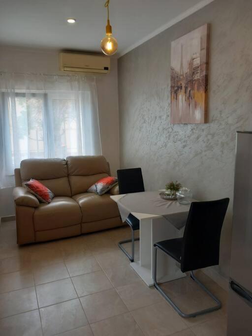 Apartmani Mira 扎达尔 外观 照片