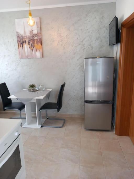 Apartmani Mira 扎达尔 外观 照片